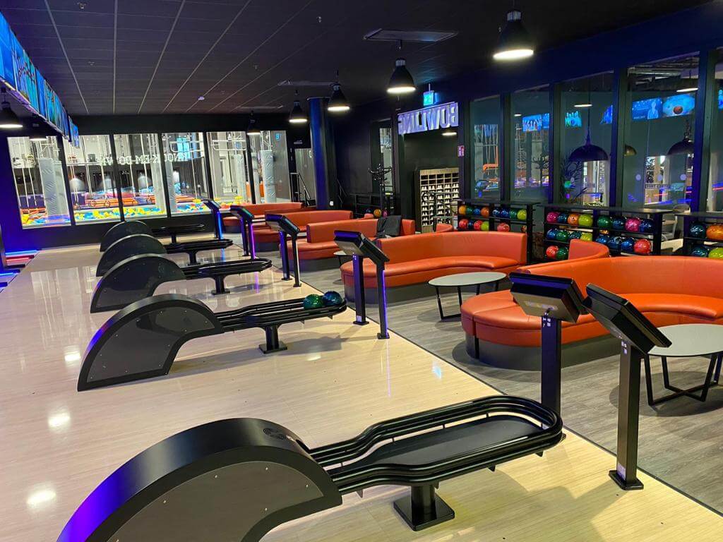 Bowling Café permite disfrutar a gente y público de todas las Edades. - Evolution Laser Mall Of Scandinavia